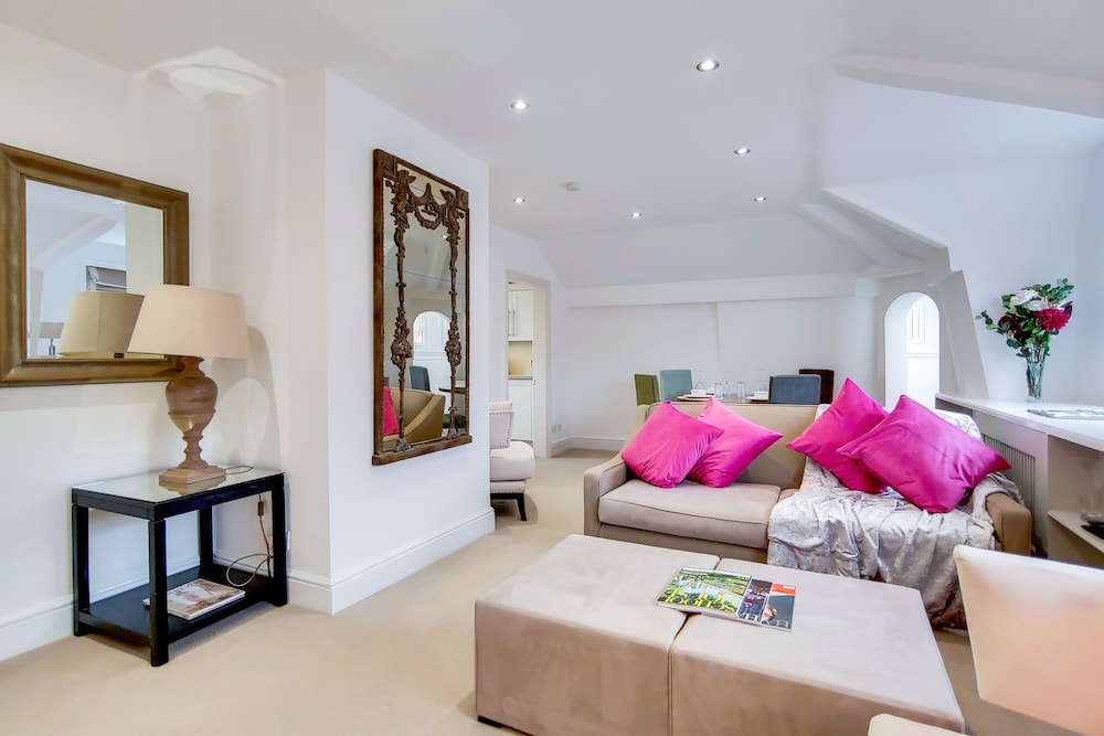 The Knightsbridge Residences