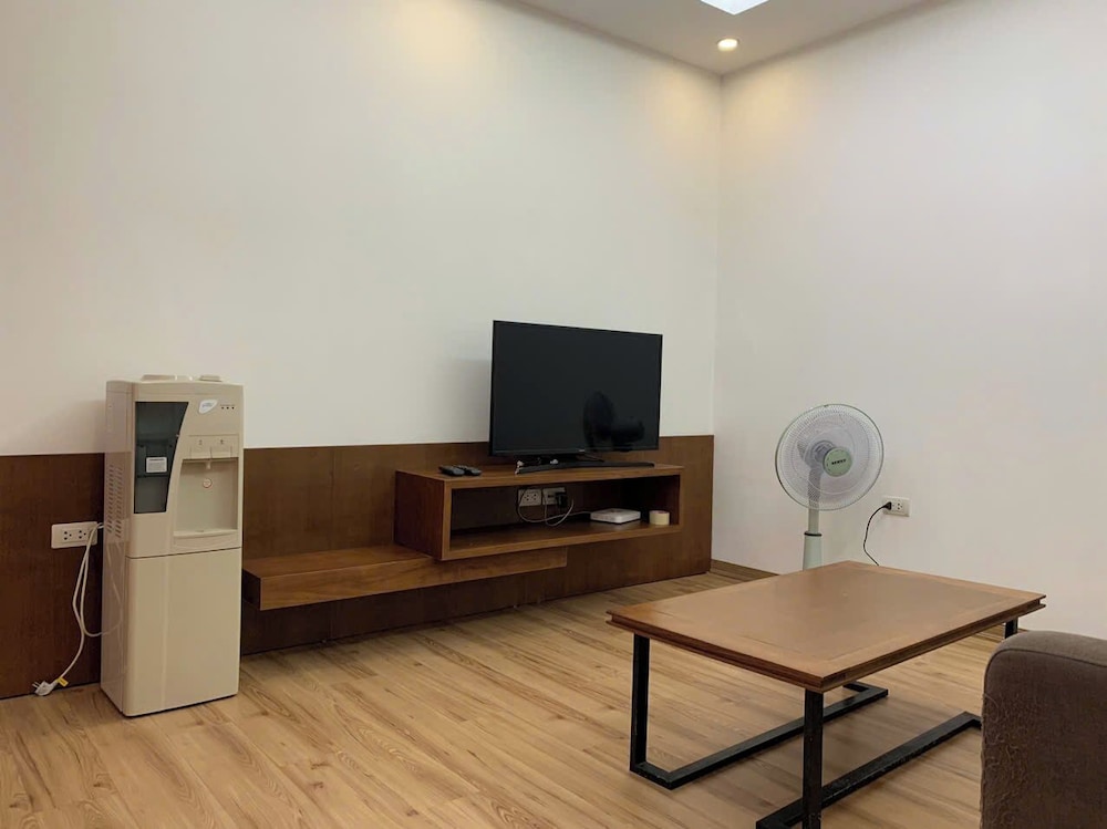 Lavender Building Van Cao — Hanoi