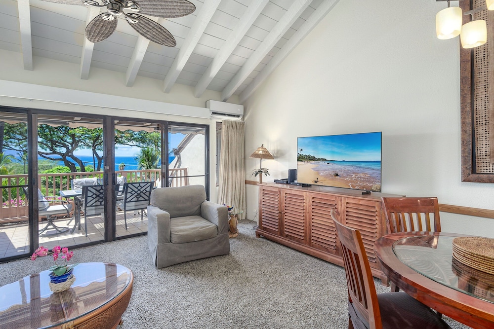 Maui Kamaole G-202 - Spectacular Views, Updated and Elegant, Wi-fi & Split-ac!