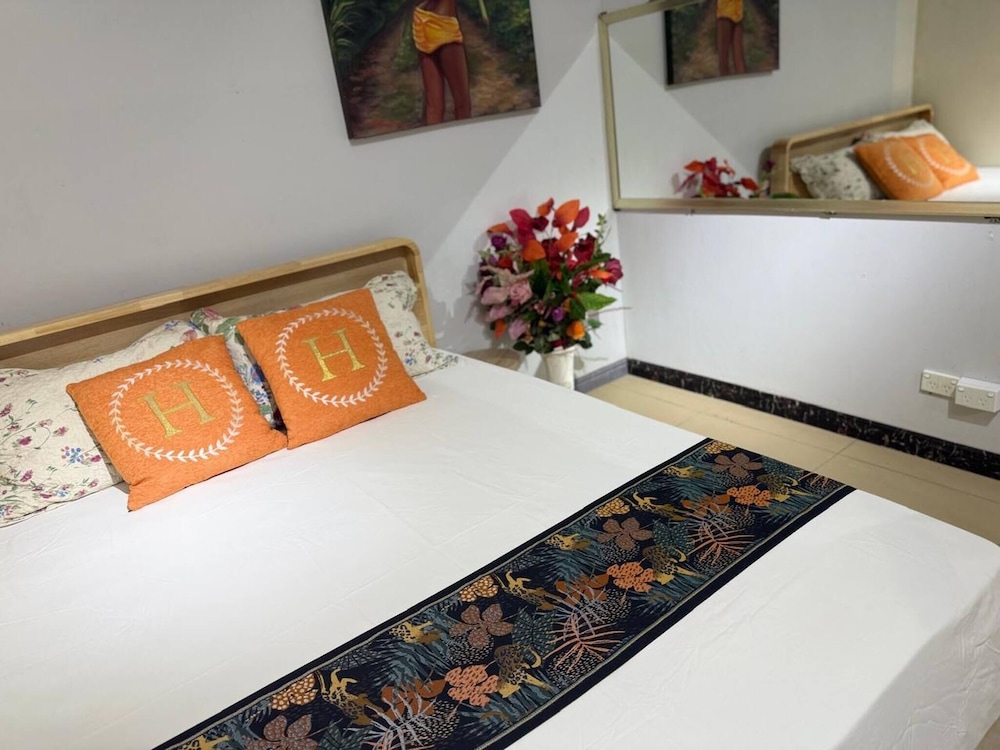 Peaceful Family Retreat in Honiara's Heart