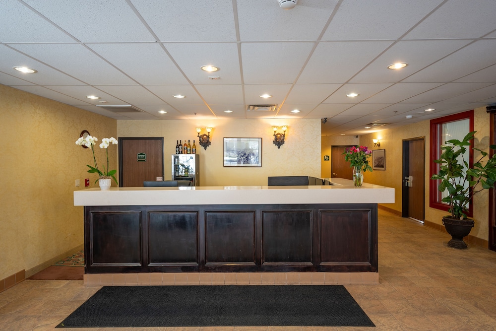 Silverland Inn and Suites - Property Image 24