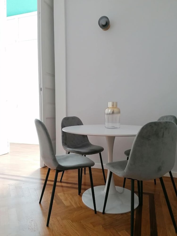 SB6 Rooms & Apartment