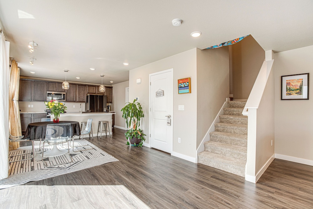 Beautiful Home w/ Bonus Room & Prime Location!