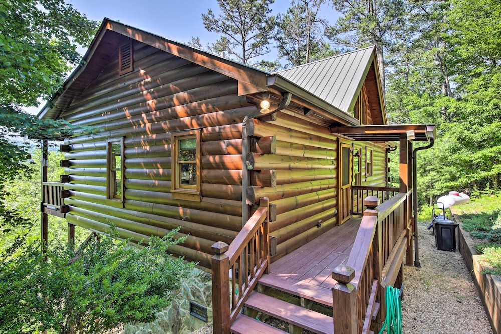 Secluded Blue Ridge Cabin: Walk to Trails! view 2