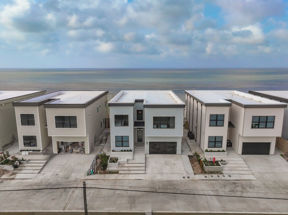Spacious Bay