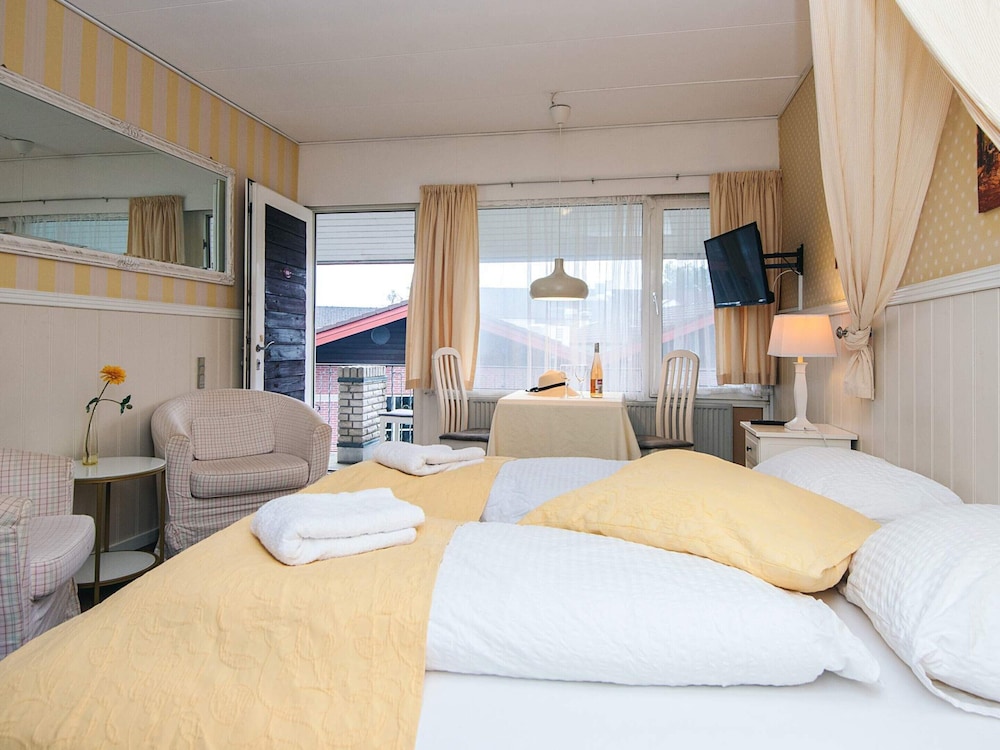 6 Person Holiday Park Home in Romo