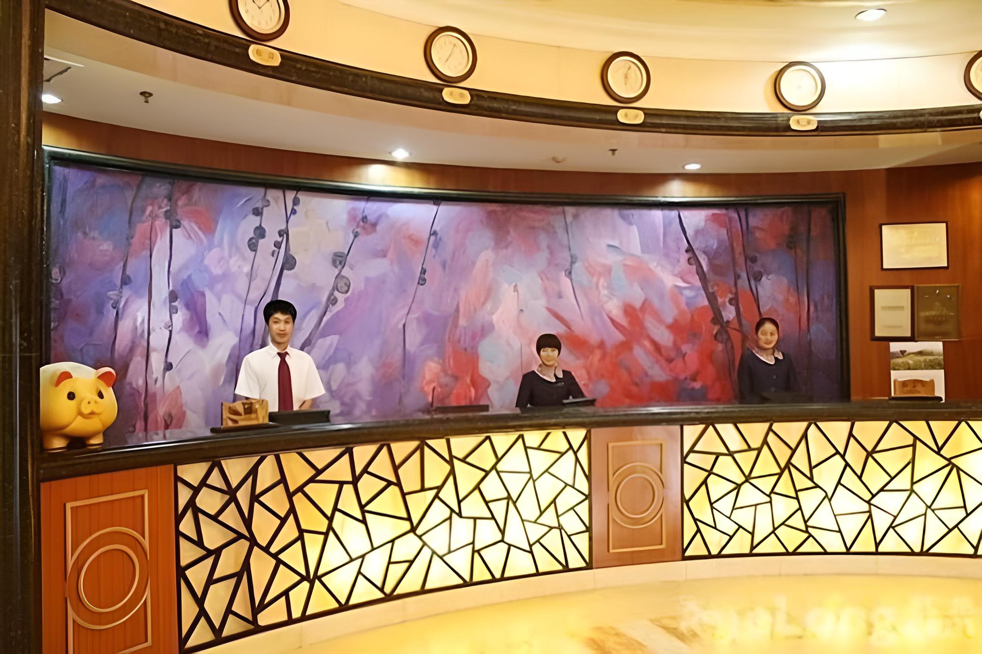 The Royal Palace Hotel