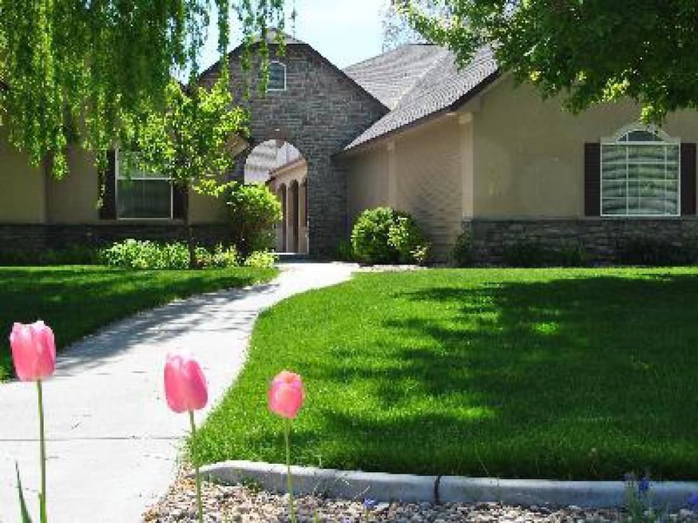 Hotel Perfect Moments B&B and Event Venue - Image 1