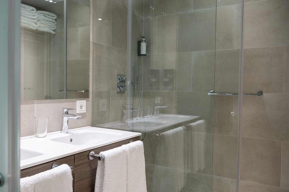 THE MIRROR & SPA by Elegant Residences
