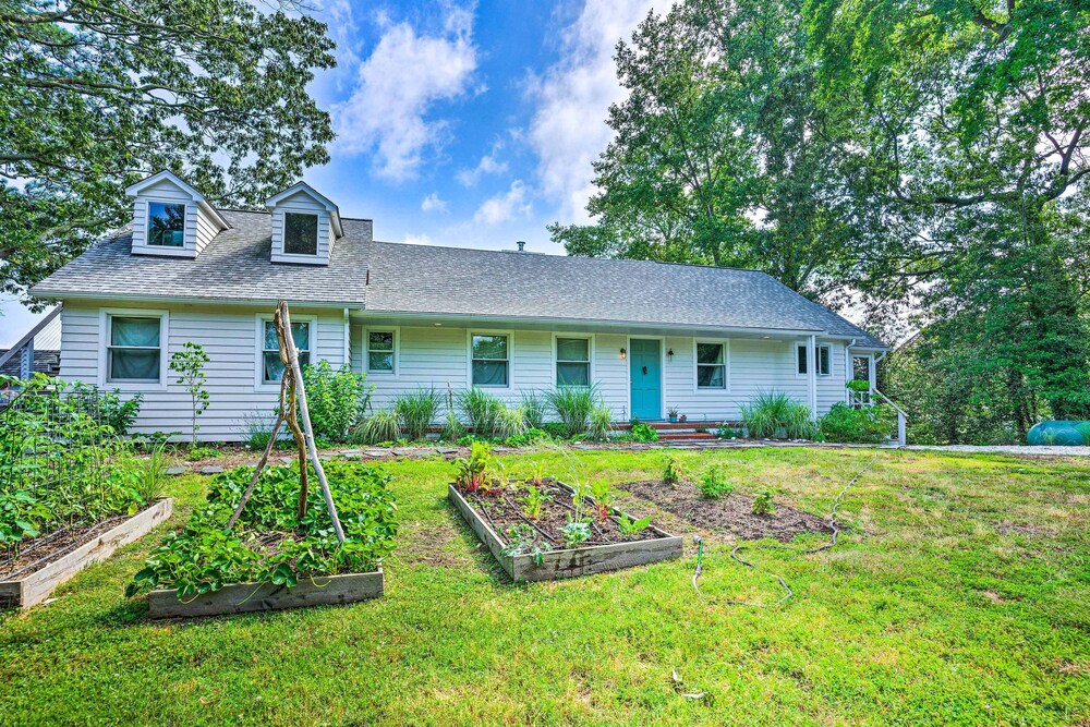Bayside Deltaville Retreat w/ Beach & Bay Views!