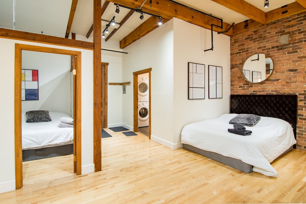 1858 Upscale Lofts in Old Montreal by Nuage - Image 5