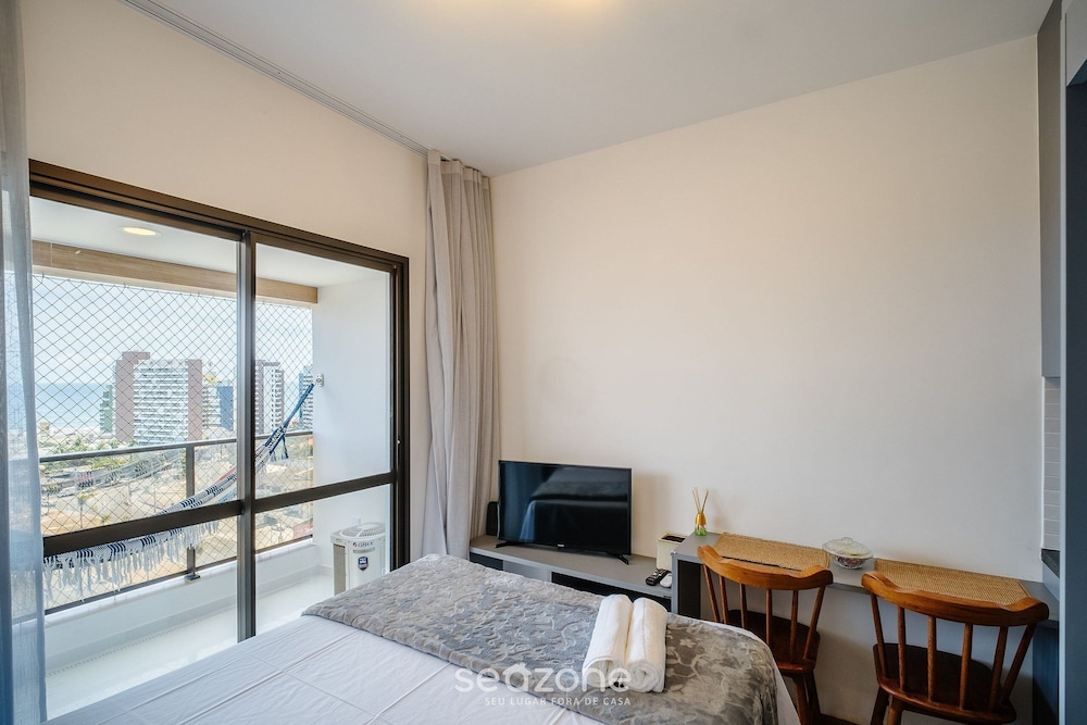 SMT - Building 750m From the Beach in Salvador