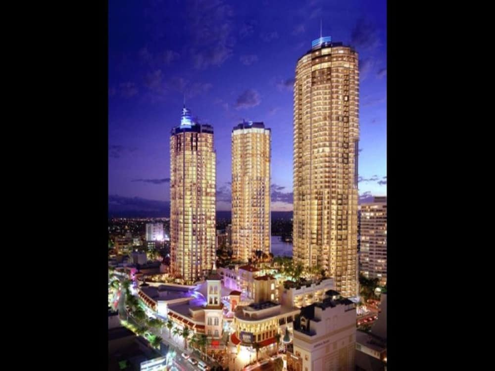 Chevron Tower3 has 2bedrooms 2beds With Car Park