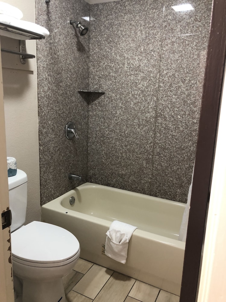 Quality Inn Madisonville