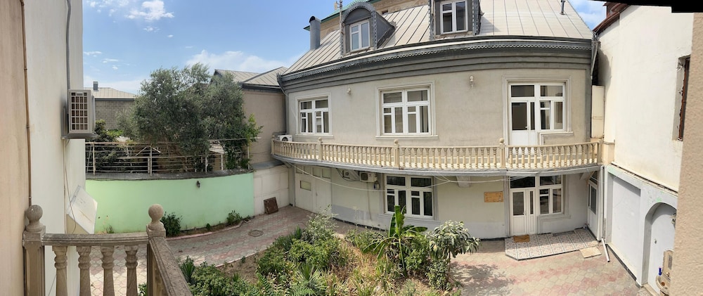 Trippoo Villa & Hostel