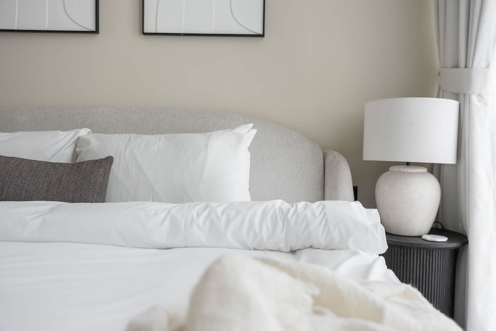 Gorgeous 1 Bedroom in Binghatti House and Sleeps 4