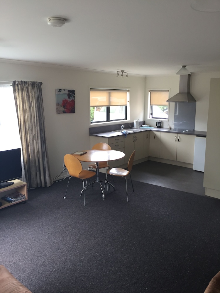 Our Beach House - Raglan West