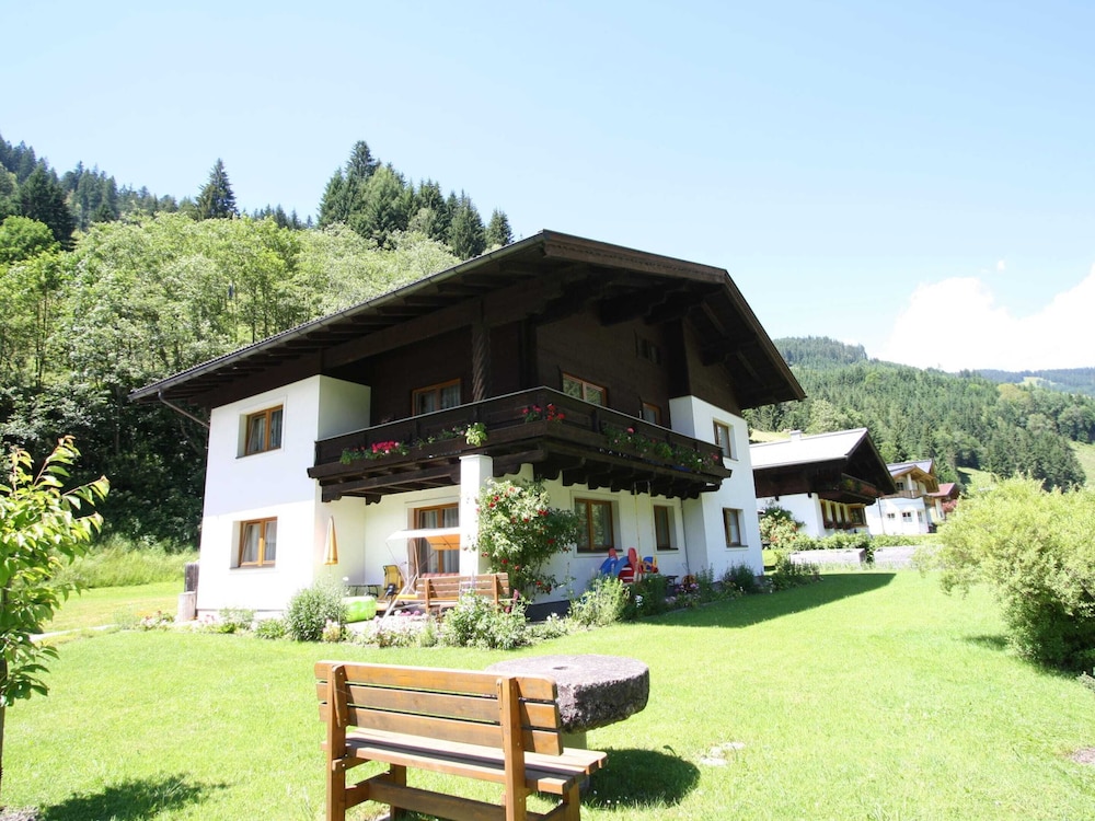 Spacious Apartment near Ski Area in Salzburg