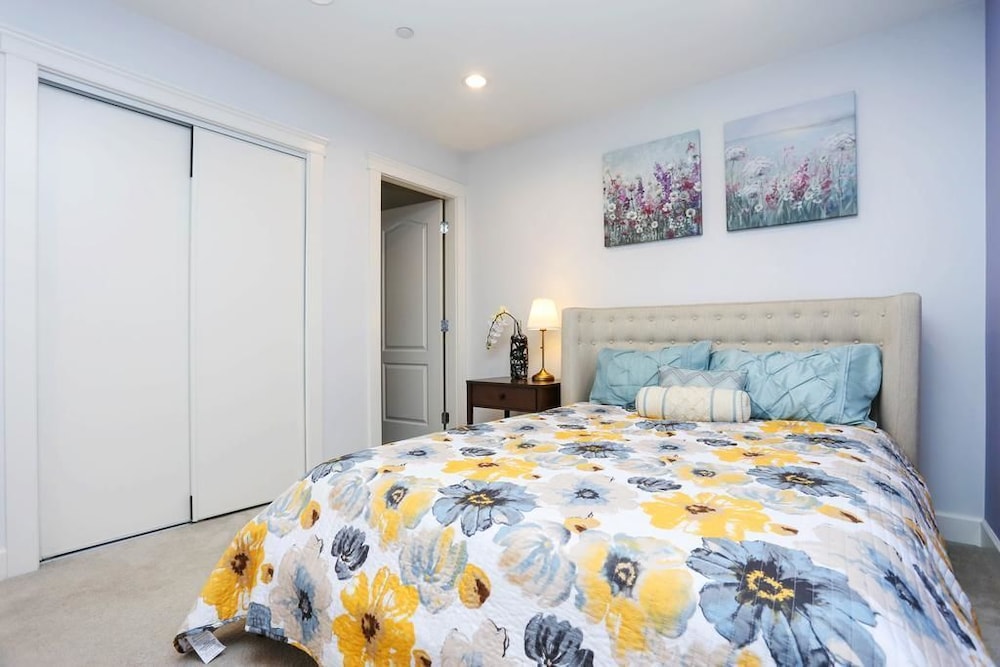 Central Cozy 1bdr Suite by Elevate Rooms view 3