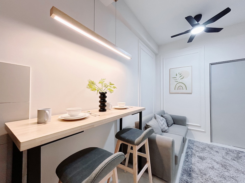Majestic Residence by Manhattan Group