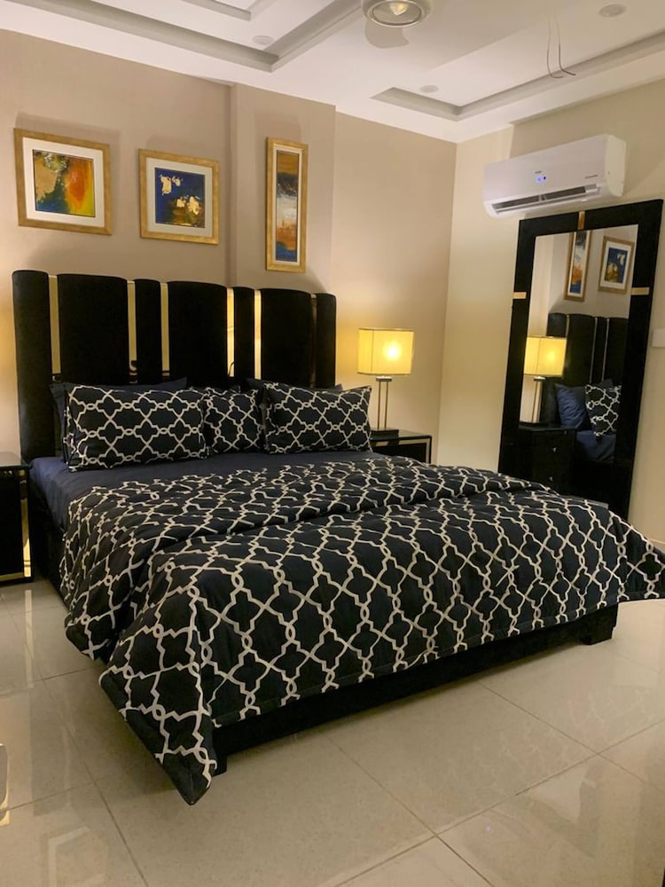 "1 Bedroom Apartment, Bahria Town Lahore Diamount01" view 2