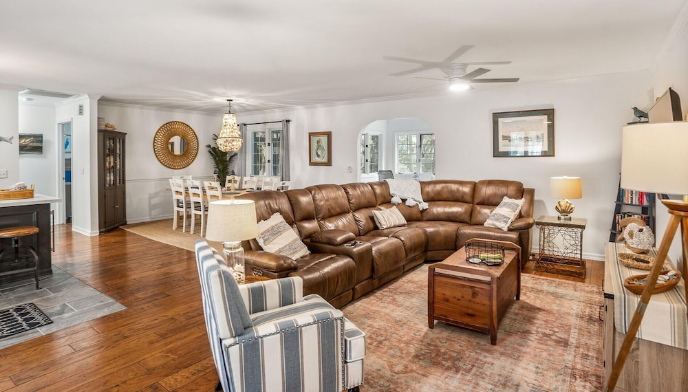 Beautifully Updated, Dog Friendly 4-bed, 4-bath Home Near Beach