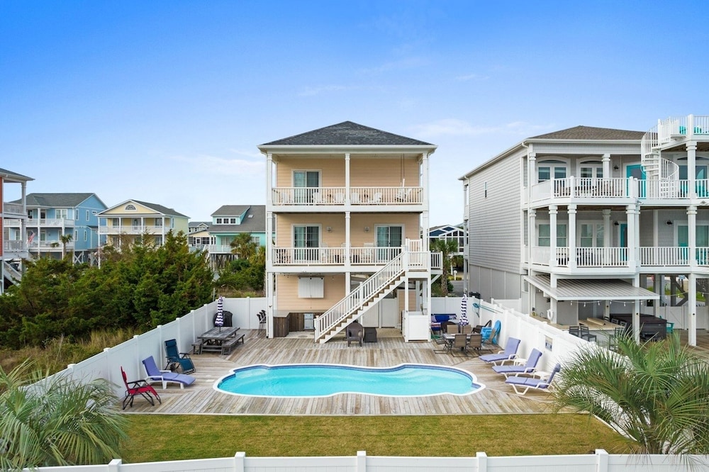 Sea You Soon / 207 Brunswick Ave West 4 Bedroom Home by RedAwning view 3