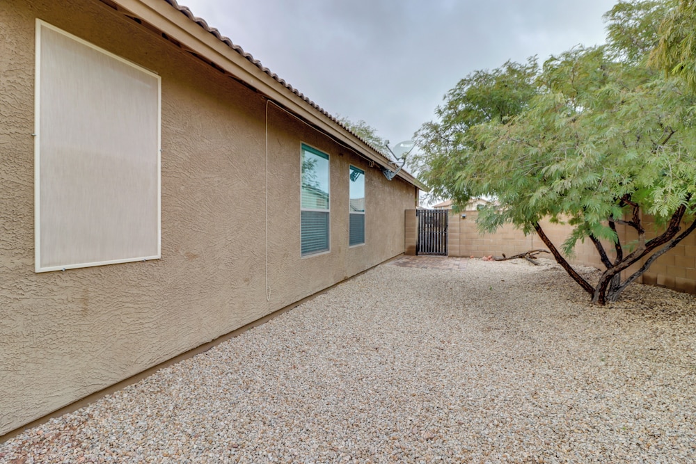 Superstition Mtn Views & Fire Pit: Gold Canyon Gem view 2