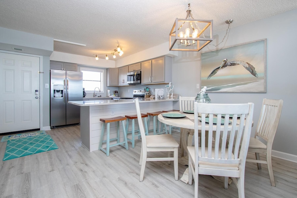 Seaside Beach & Racquet 4708
