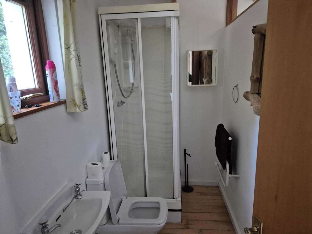 Hawick - House - Sleeps 9 - Hot Tub