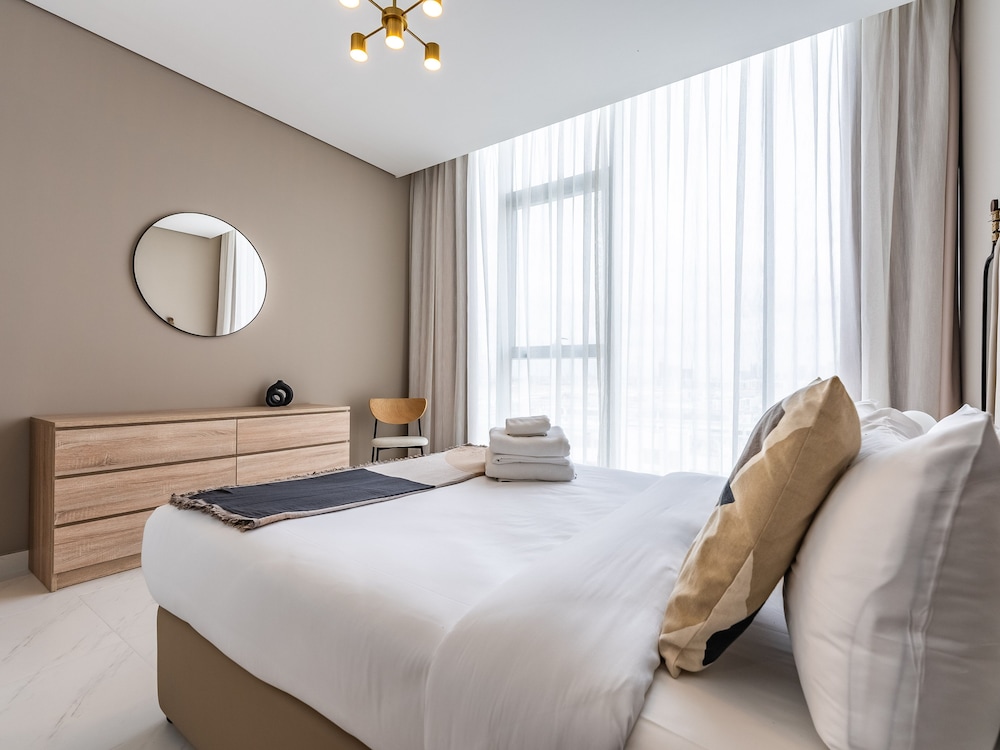 Ultimate Luxury Retreat in MBR City — hotel room