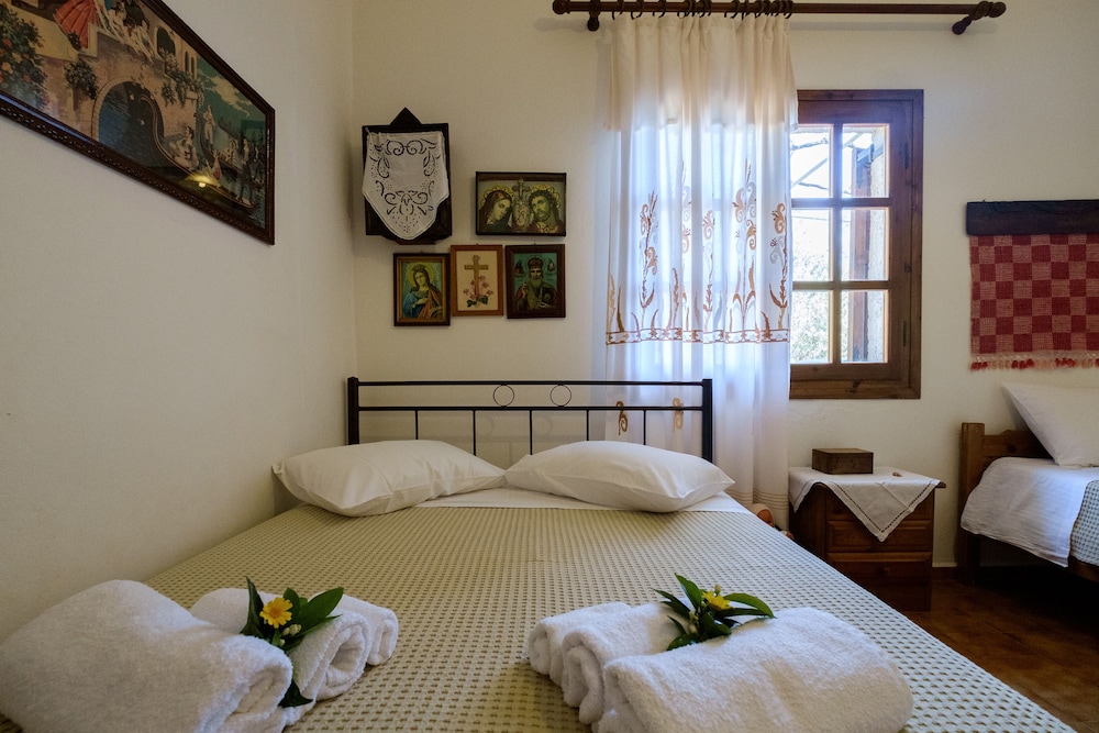 Traditional Cretan Family Home photo 5