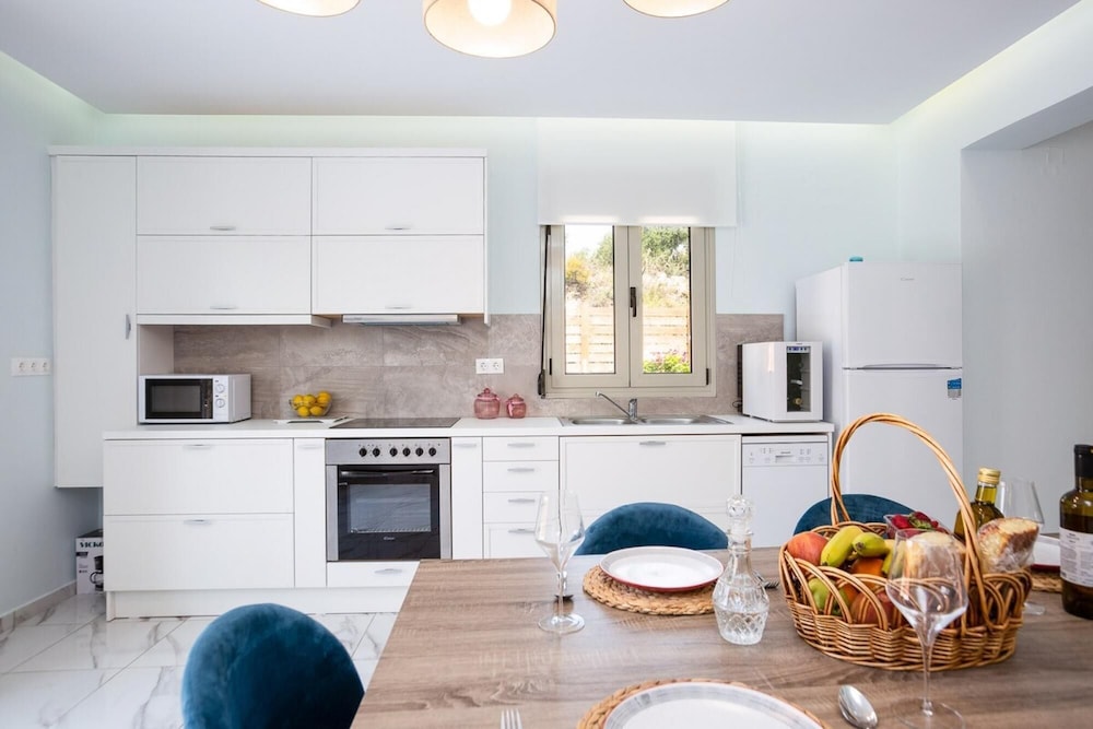 Villa Vera - With Private Pool Jacuzzi en Rethymno — kitchen