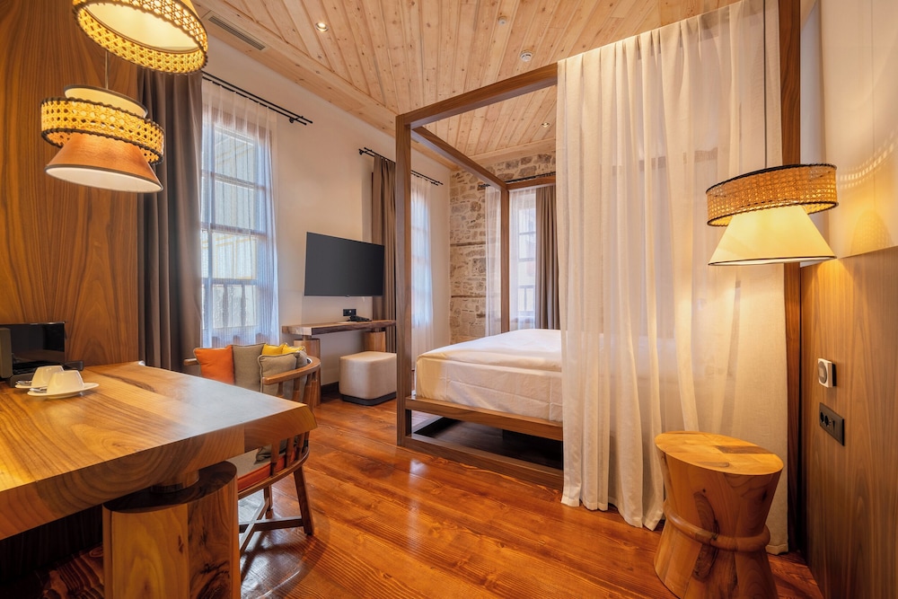 Belmondo Süitler - Image 49