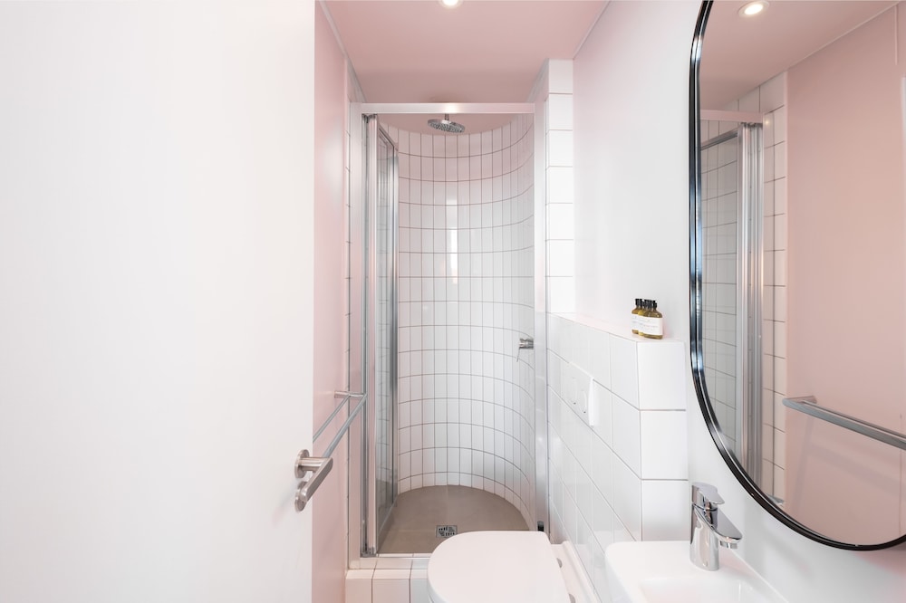The Flamingo by Perch Stays view 3