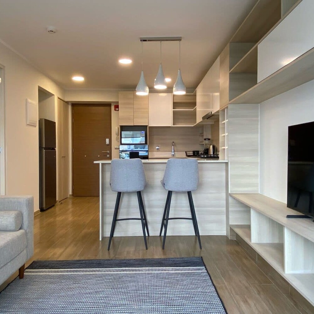 Perfect 1BR With Balcony in Luxurious Building