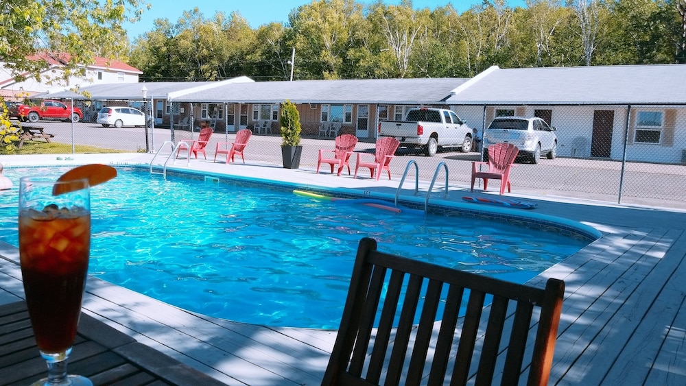 Fredericton Vacations - Silverwood Inn  Suites - Property Image 6