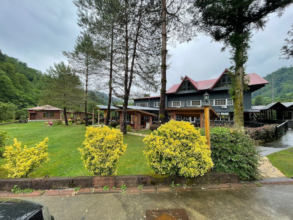 Pinar Kir Evi