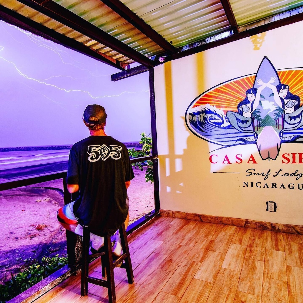 Casa Sirena Surf Lodge