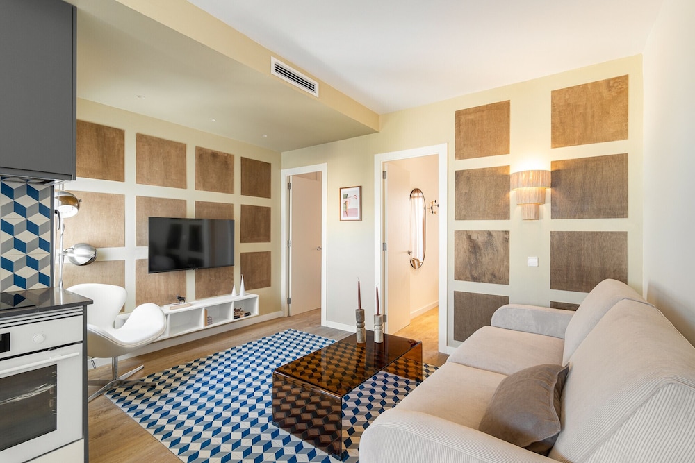 Sagrada Familia Apartment By Olala Homes
