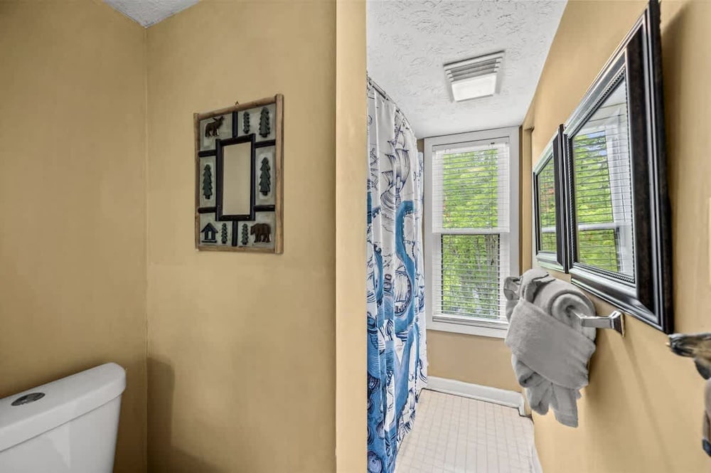 Sleeps 4 Hot Tub Indoor Pool Mountain Views
