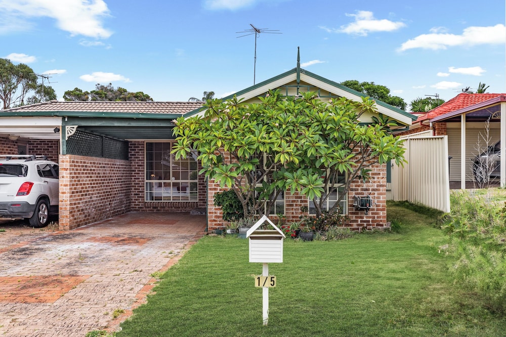 StayAU Cozy 3BR Suburban Ingleburn