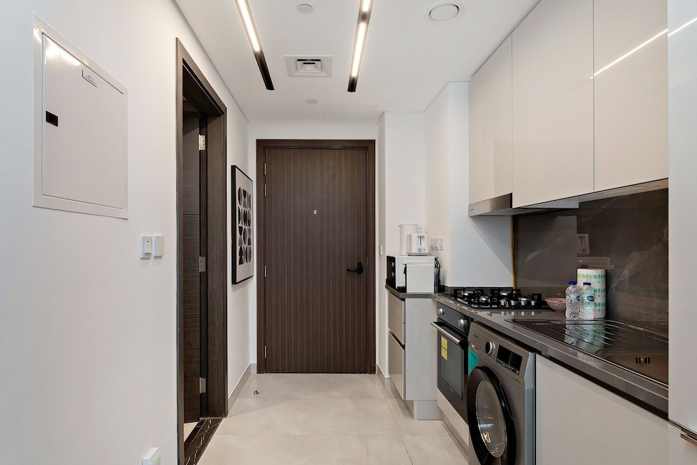 Modern Studio at Paragon