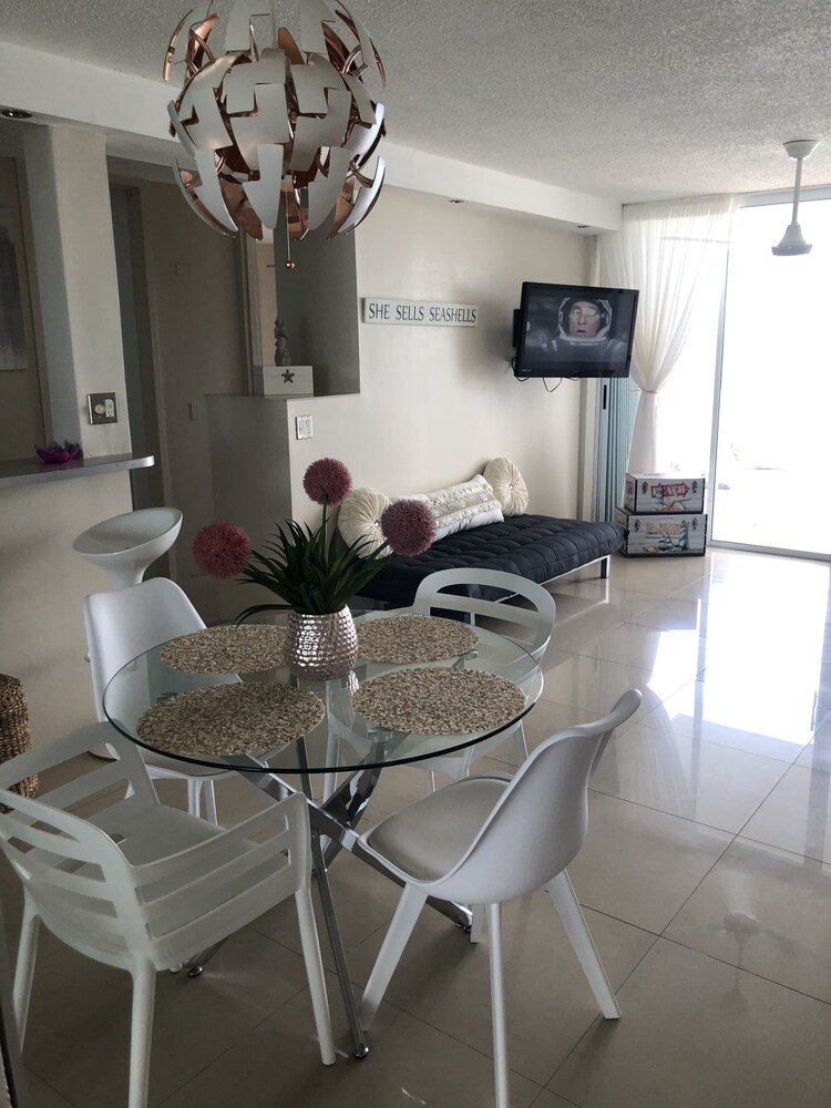 Ocean View Gorgeous 1 Bedroom Apt