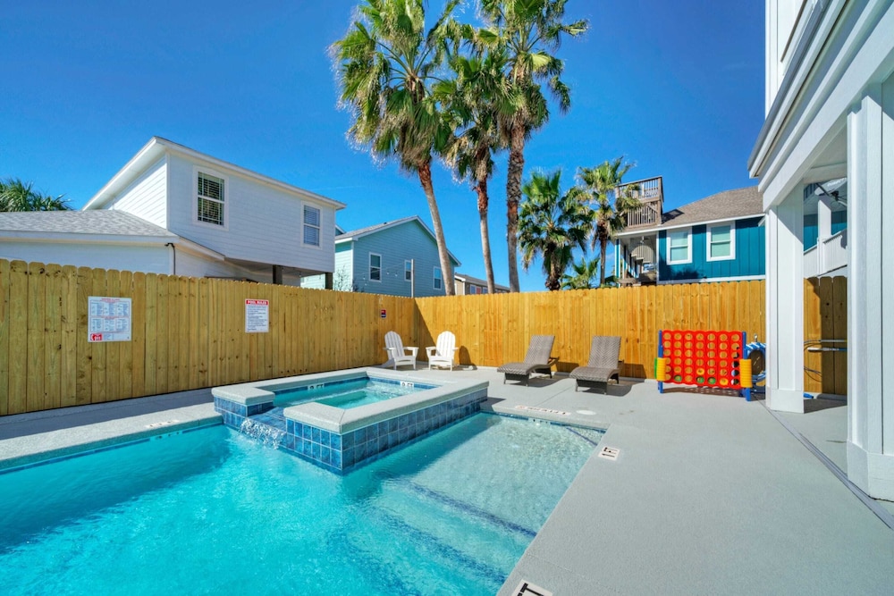 Private Pool+hot Tub, Near the Beach, Gulf Glimpse Marlin Cove by Avantstay