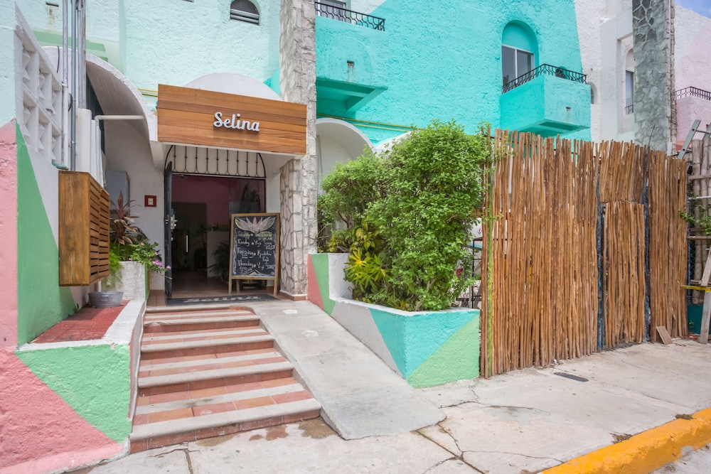 Nílu Cancun Downtown by Selina