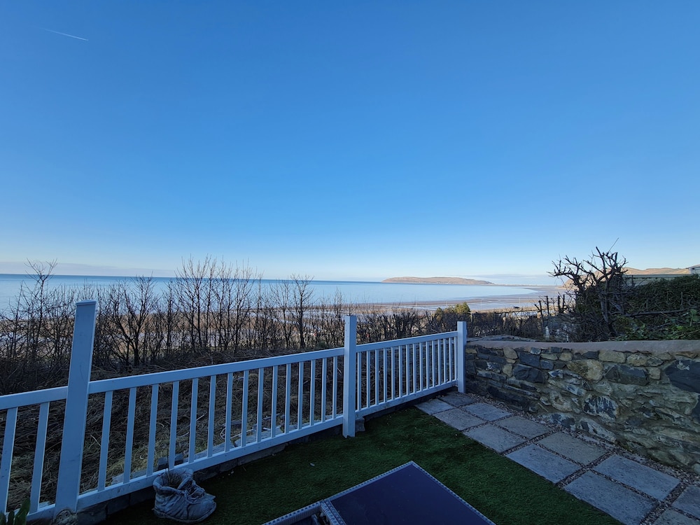 Stunning Sea View Blue Haven in Penmaenmawr