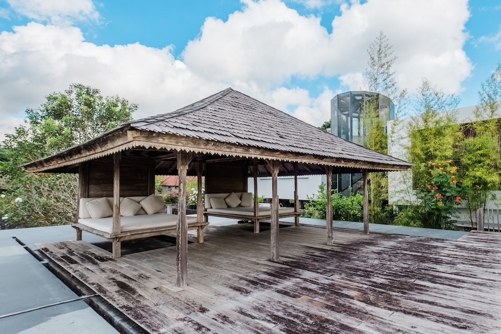 Jimbaran Balangan BeachFront Villa Nakar