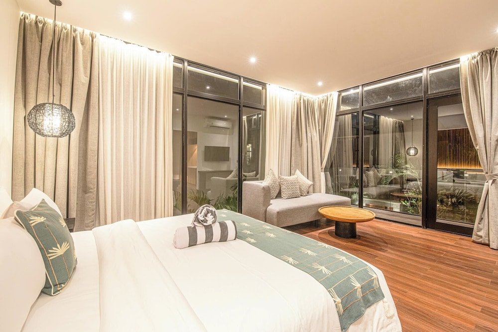 Elegant 6BR Canggu Retreat Just 400m to the Ocean