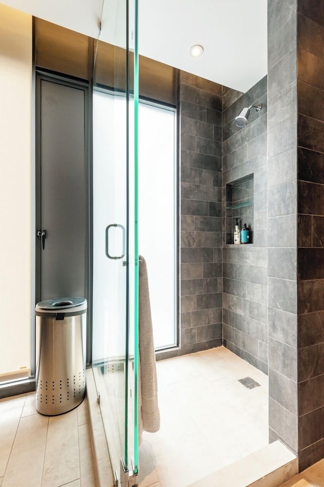 319-PH Luxury 3BR Duplex PH